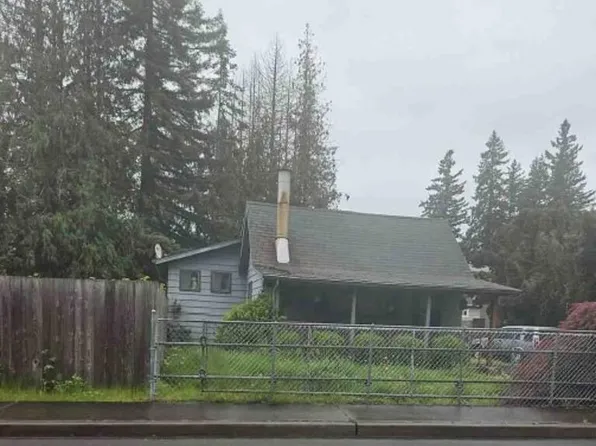 873 SW Lakeshore Dr, Estacada, OR 97023