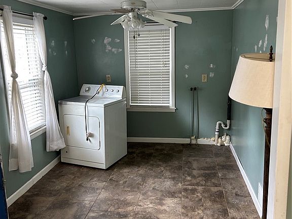4th image of 2636 Sunset Dr