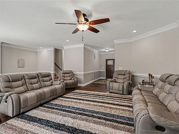 3rd image of 254 Spring Forest Rd
