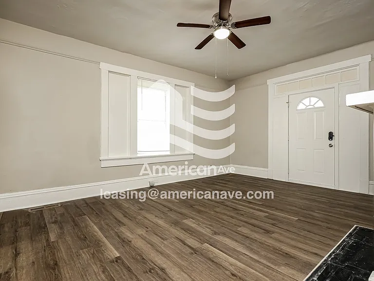 580902_007_wm_-_living_room_13557284.jpg