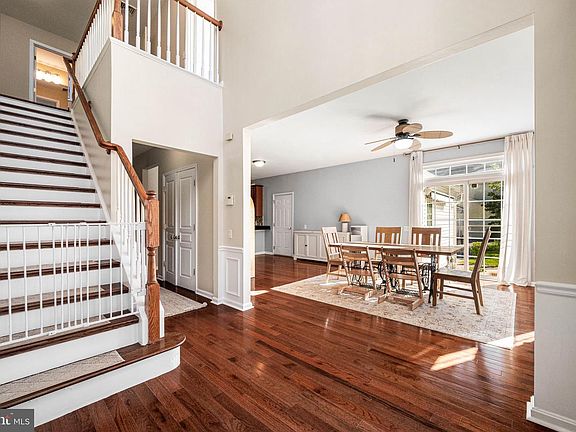5th image of 1110 Harding Cir