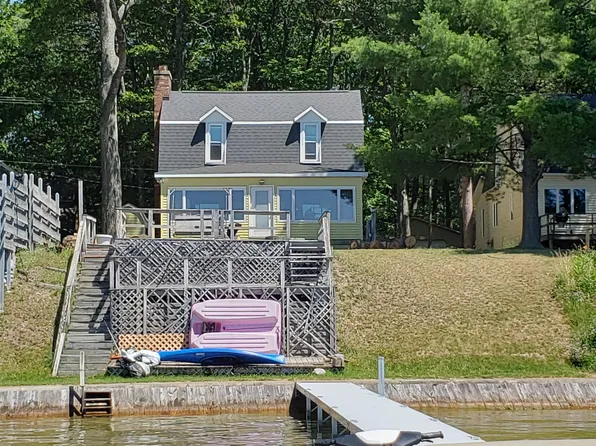 2916 N Portage Ave, Grayling, MI 49738