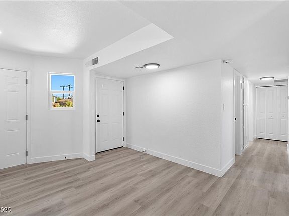 4th image of 2132 Jeanne Dr
