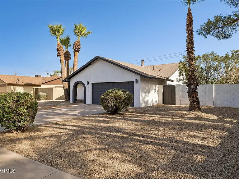 5117 E Beck Ln — Photo 4
