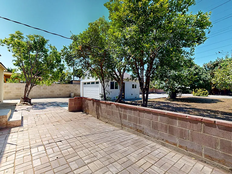 7827 Rhodes Ave — Photo 38