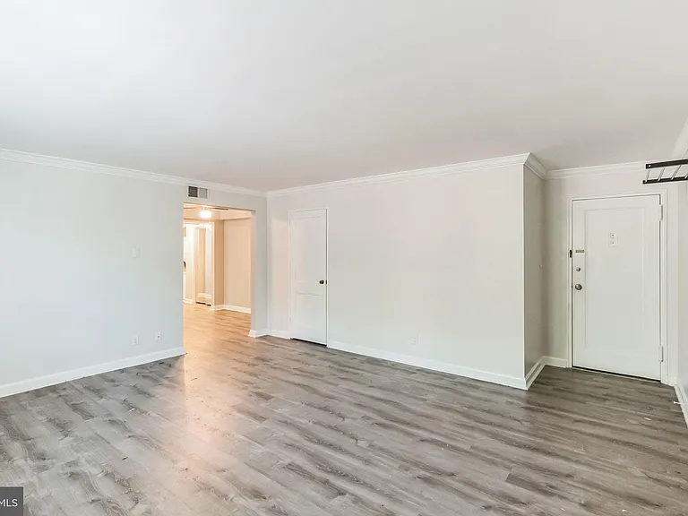 4225 N Henderson Rd #103 — Photo 21