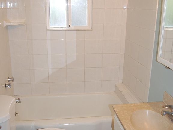 4th image of 914A Madison Ave