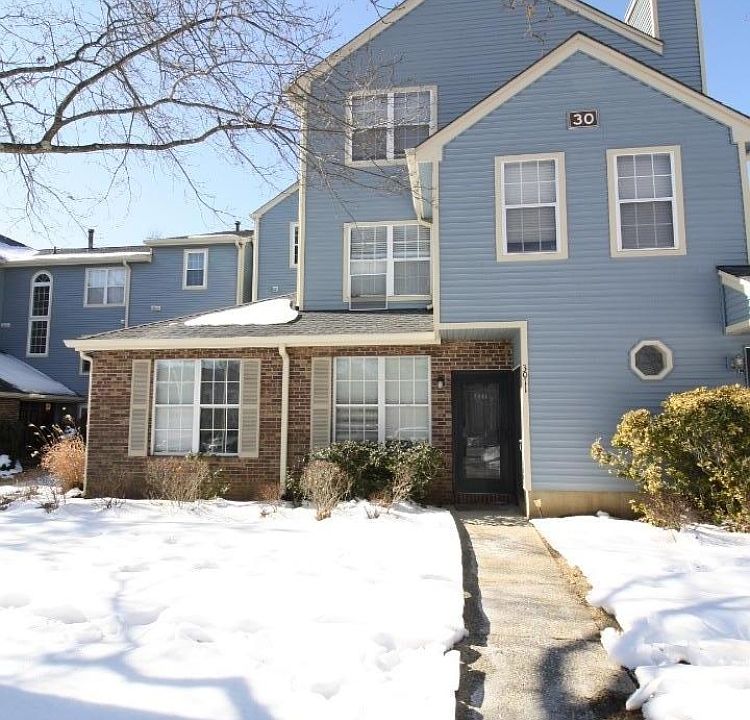 1st image of 3011 Cypress Ct S