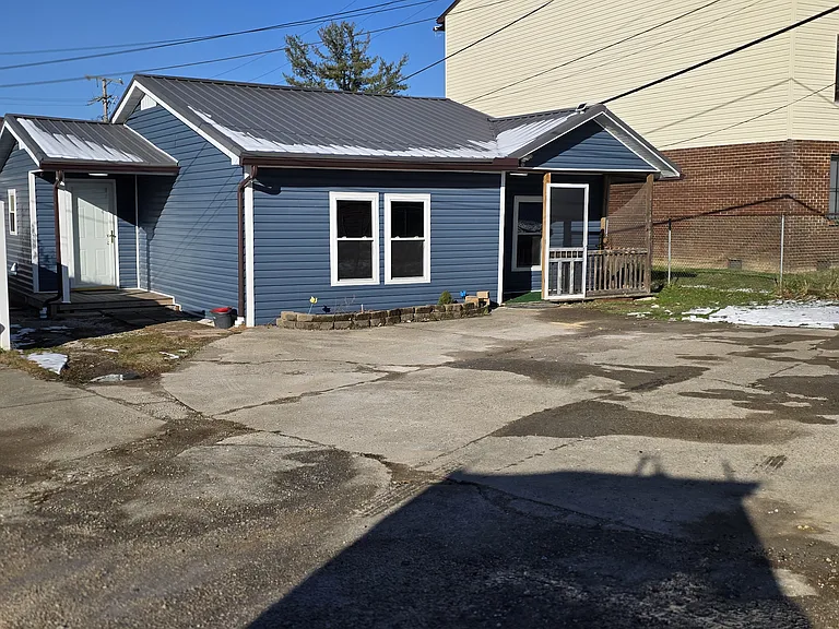 5260 Midway Dr — Photo 8