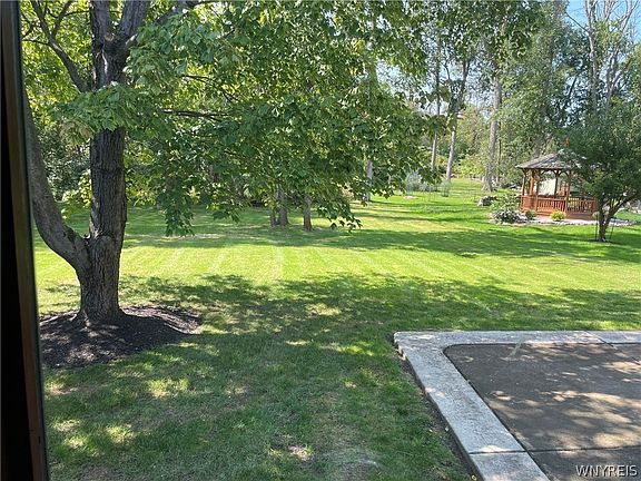 3rd image of 186 Schimwood Ct