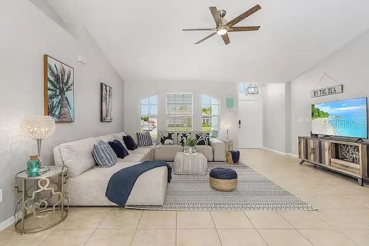 3 bed, 2.0 bath, 1557 sqft, $3,500 — Photo 4