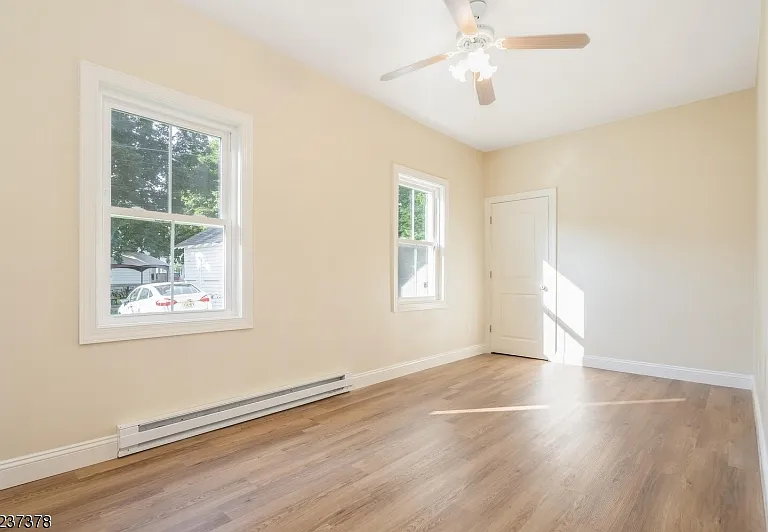 13 Maple St — Photo 6