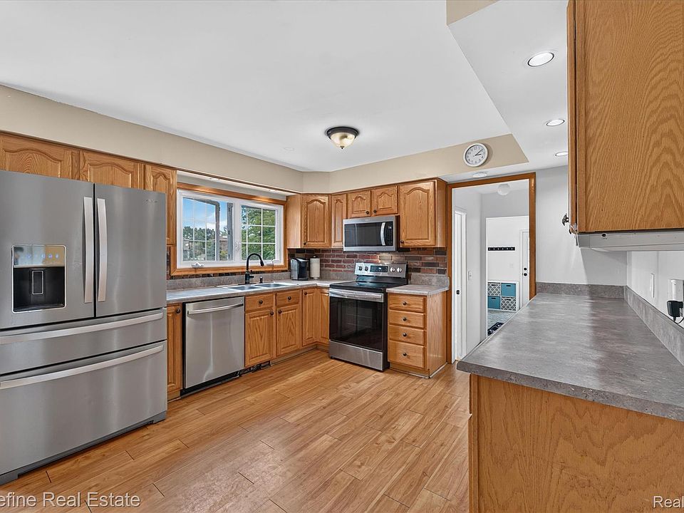 35484 Bennett St, photo 21