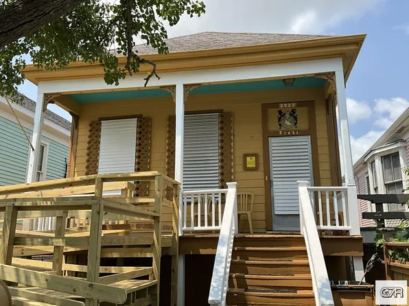 3722 Ursuline St, Galveston, TX 77550