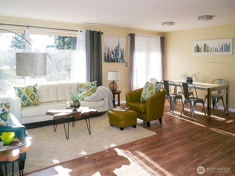 3rd image of 11321 30th Avenue NE