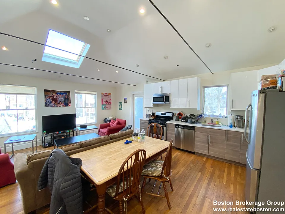 89 Cedar St #3