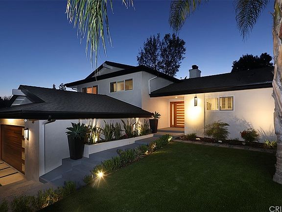 2nd image of 4931 Del Moreno Dr