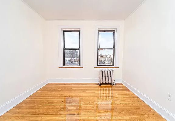 3rd image of 21-46 Crescent St APT D3