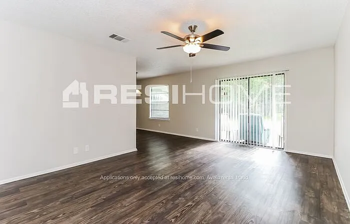 701 S Perkins St — Photo 3