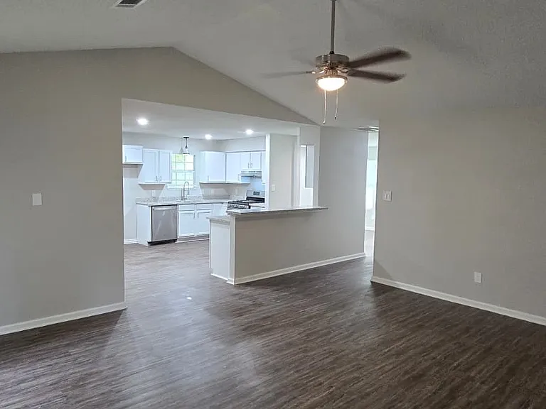312 County Road 2273 — Photo 3