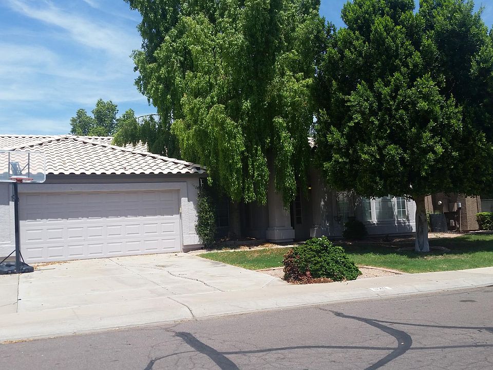 1st image of 826 E San Remo Ave