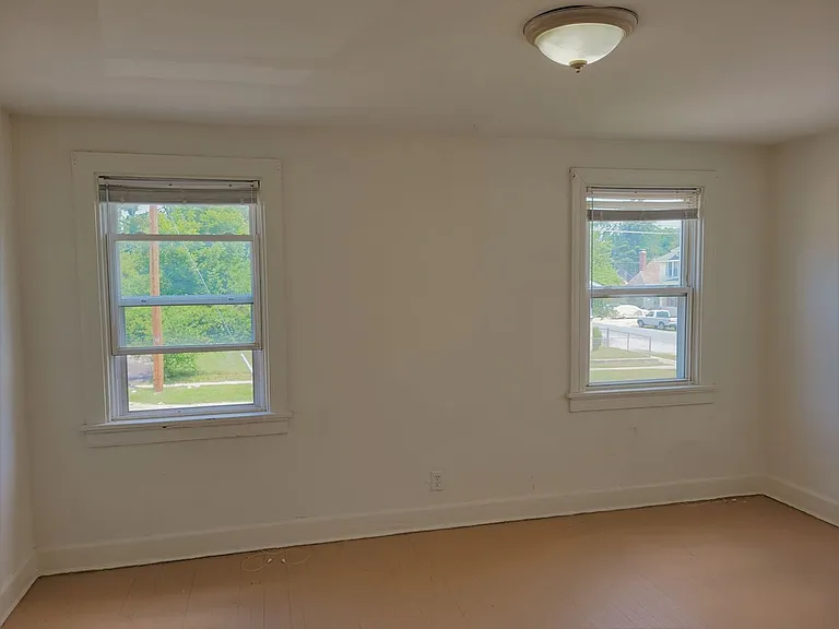 1315 Byron St — Photo 16