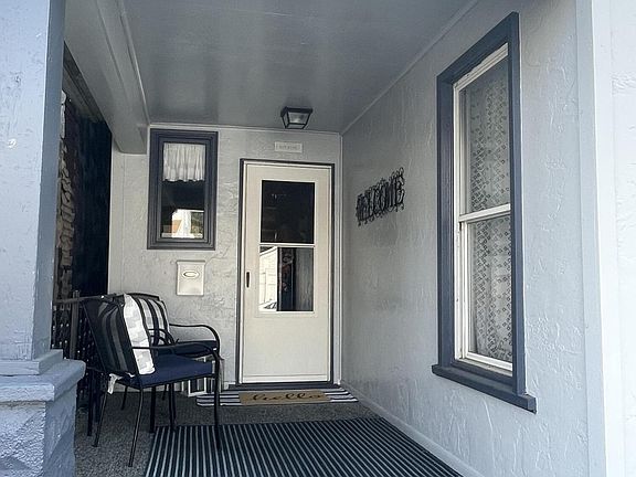 4th image of 3021 Pine Ave