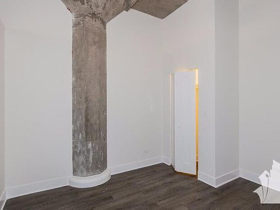 3rd image of 2036 S Michigan Ave #605TK