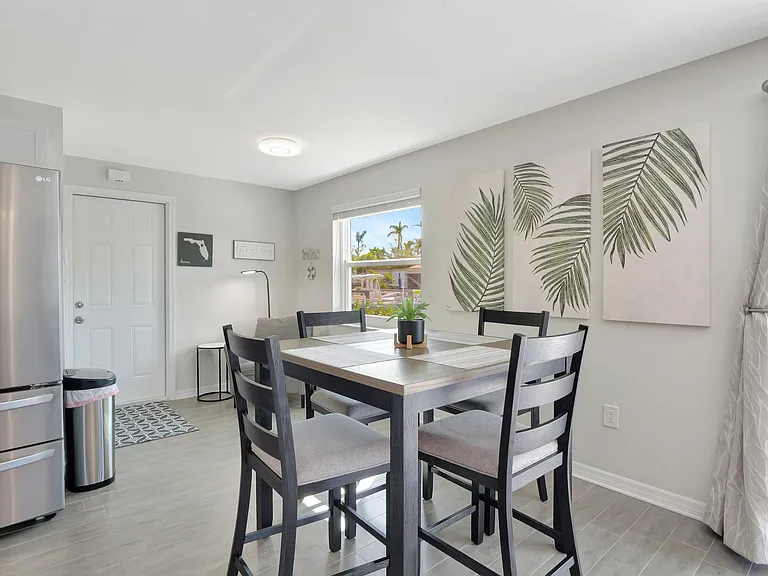 5845 Riverside Ln — Photo 8