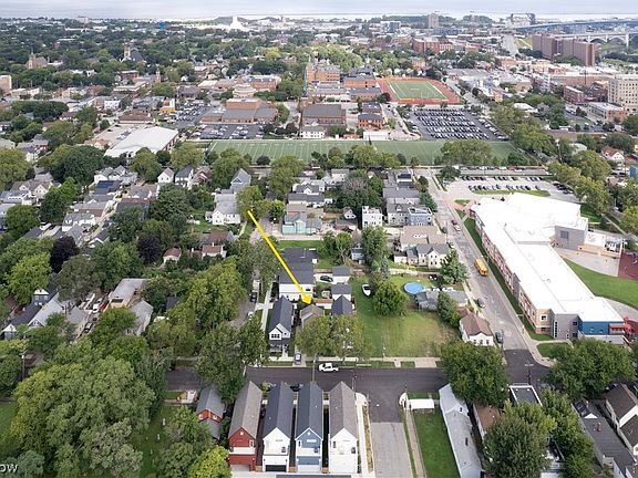 3rd image of 3004 Monroe Ave