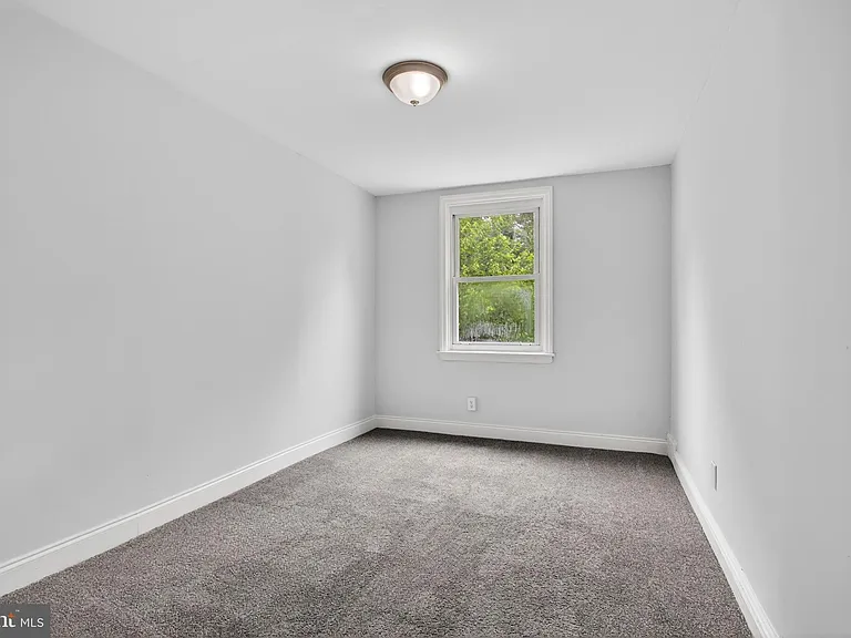 125 W 21st St — Photo 16