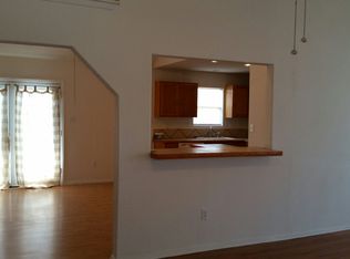 100 Nottingham Ln, Kenedy, TX 78119