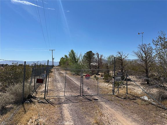 5th image of 46363 Valley Center Rd #A & B