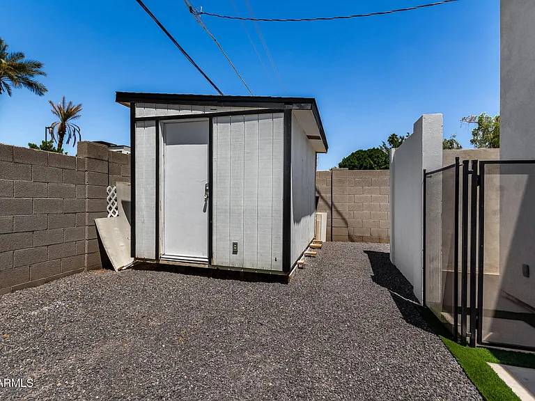2544 E Pierson St — Photo 43