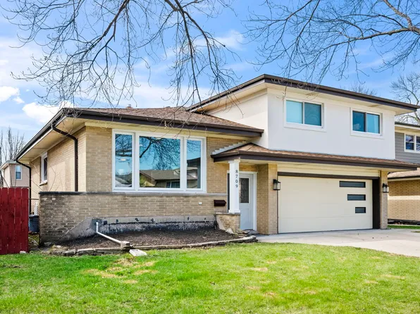 8709 W Madison Dr, Niles, IL 60714