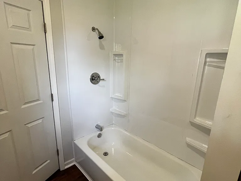 640 Orange St — Photo 7
