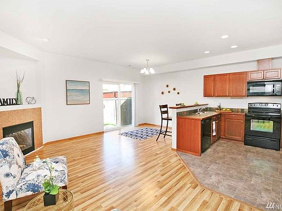 4th image of 7087 Norfolk Ave NE