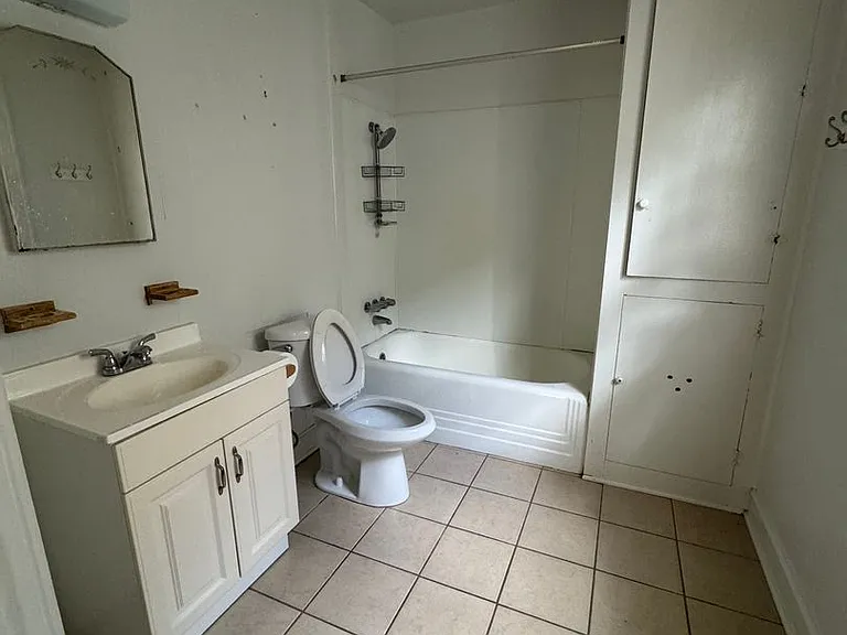 830 Wilkinson St — Photo 7