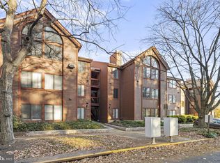 2813 Lee Oaks Ct APT 204, Falls Church, VA 22046