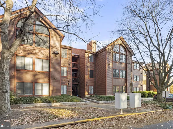 2813 Lee Oaks Ct APT 204, Falls Church, VA 22046