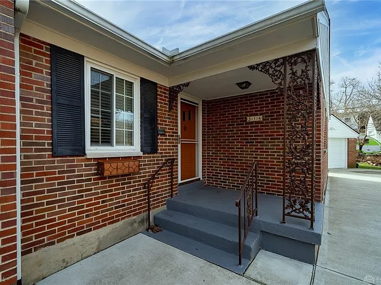 314 Beverly Pl — Photo 4