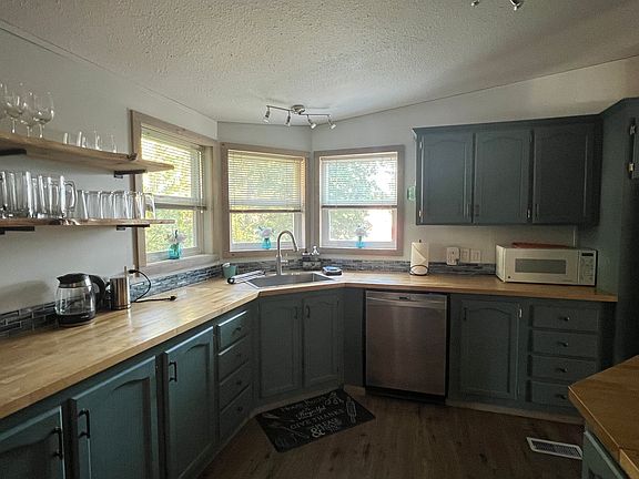 2nd image of 64624 Spur St