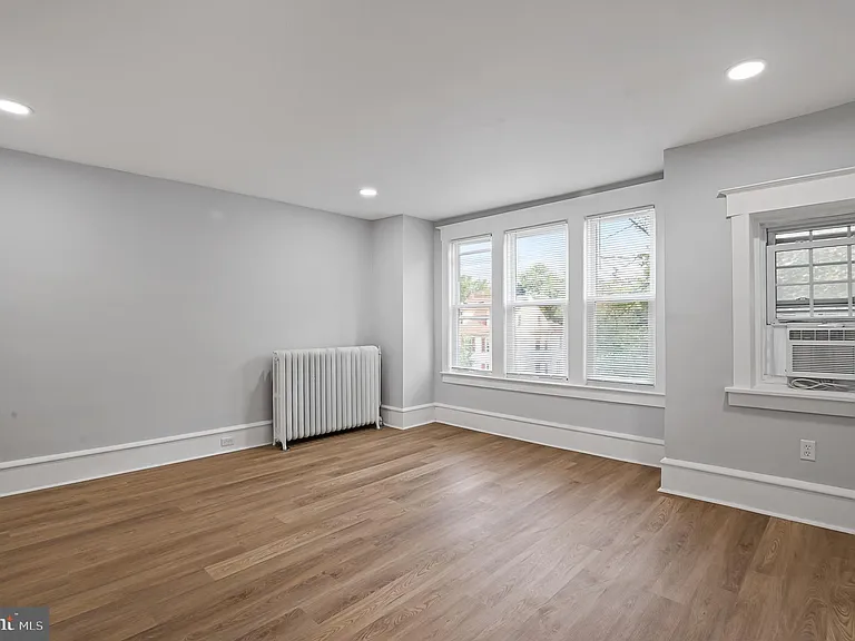 221 Kings Hwy E #B — Photo 9