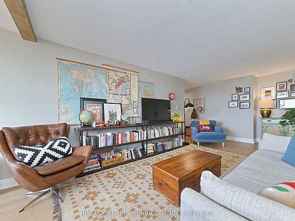5th image of 20 Cherrytree Dr #905