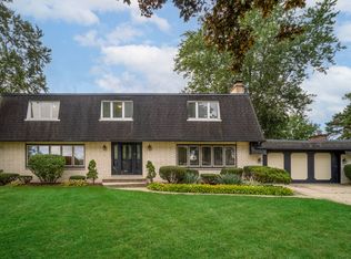 1811 E Maya Ln, Mount Prospect, IL 60056