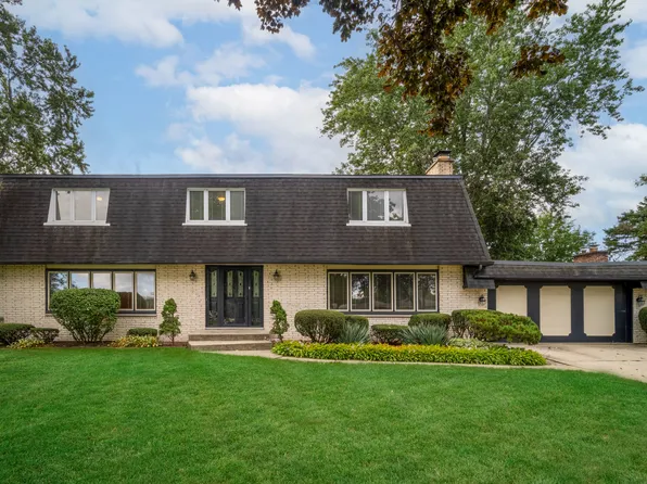 1811 E Maya Ln, Mount Prospect, IL 60056