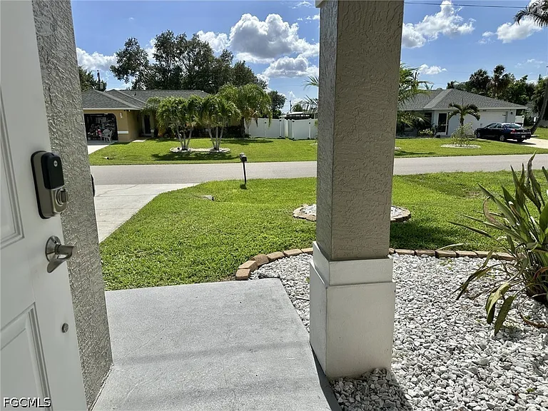 4317 SW Santa Barbara Pl — Photo 5