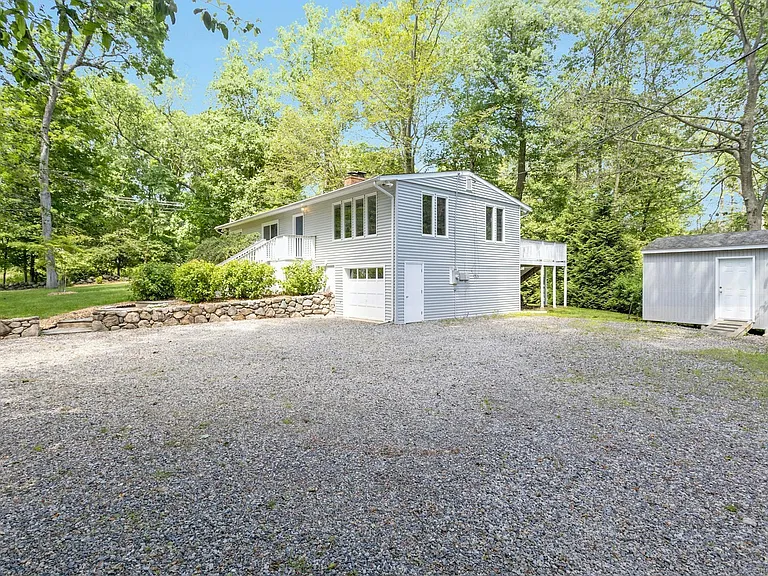5 Wakerobin Rd — Photo 28