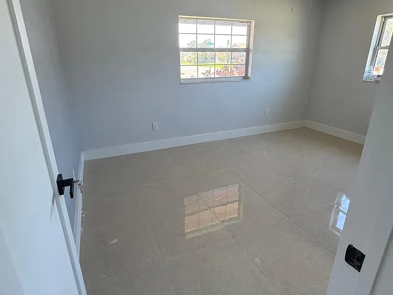 400 Capri Blvd — Photo 27