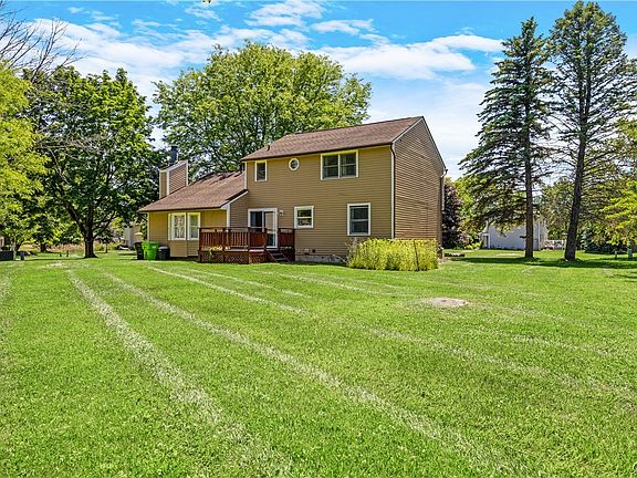 2nd image of 4715 Sabre Ln